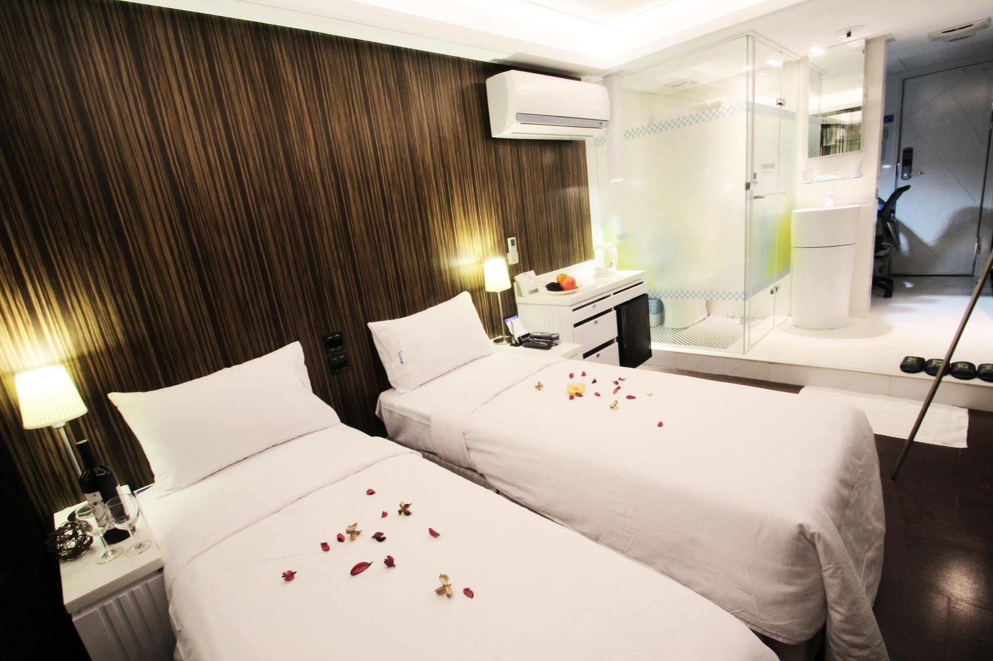 I Hotel - Taoyuan Eksteriør billede